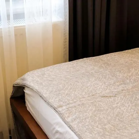 102- Intimate Apartment *